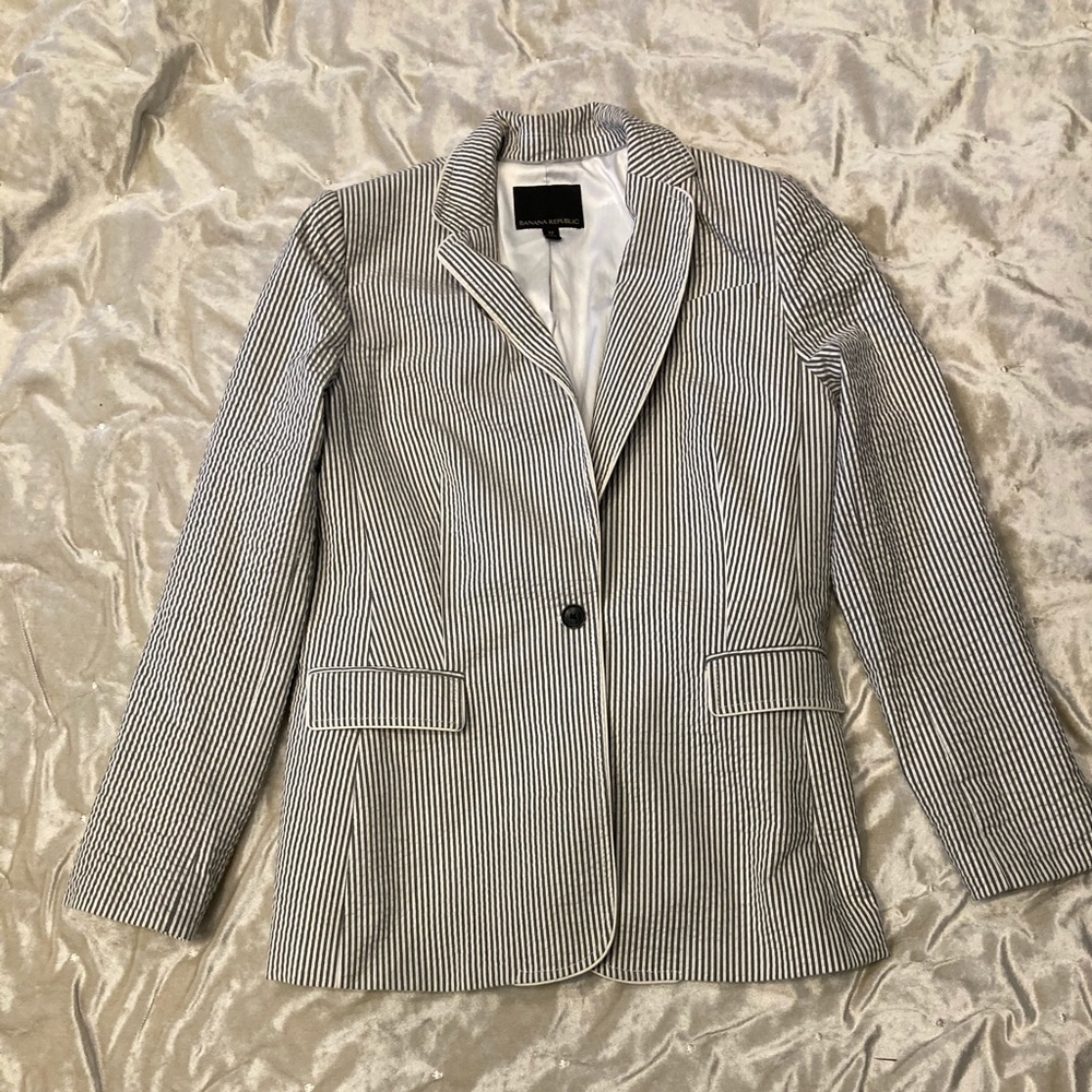 Banana Republic size 12 pinstriped blazer